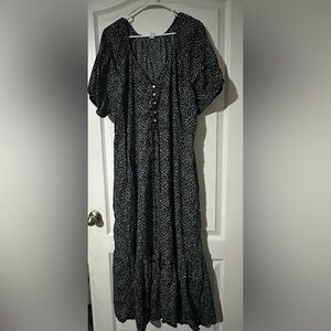 Elegant Black and White Floral short Sleeve Dress